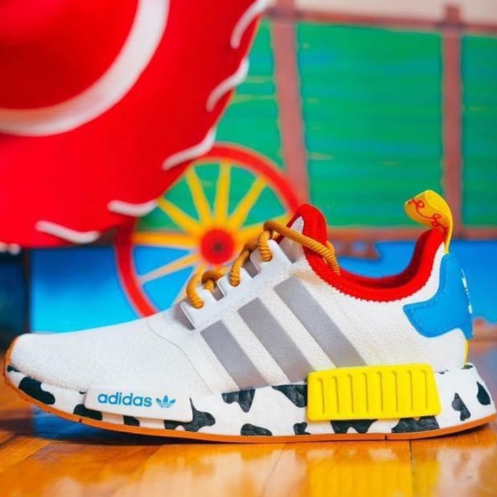 NWT adidas NMD_R1 TOY STORY WOODY SHOES